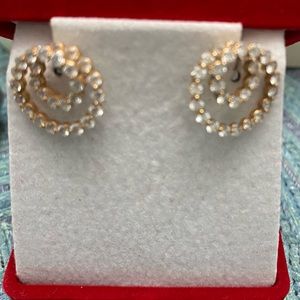 Rose gold earrings with diamonds